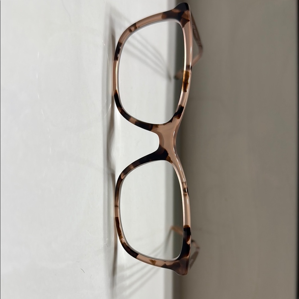 Chic Tortoise Shell Square Glasses